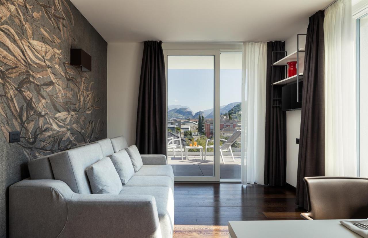 Aris Apartments & Sky Pool - Tonelli Hotels - Adult Friendly Riva del Garda Esterno foto