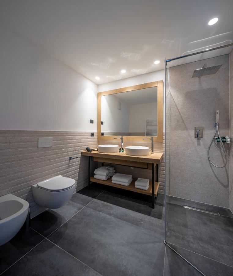 Aris Apartments & Sky Pool - Tonelli Hotels - Adult Friendly Riva del Garda Esterno foto