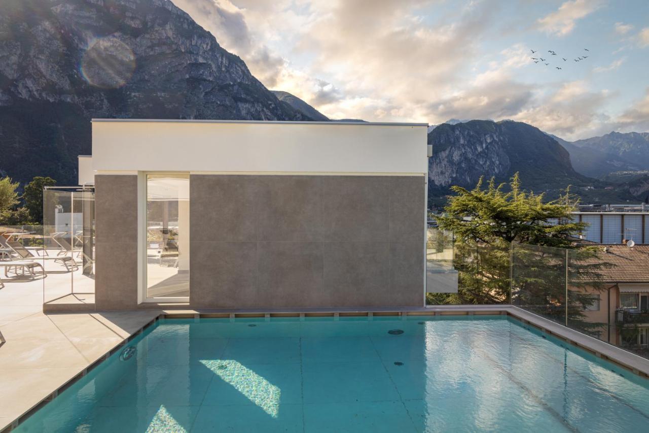 Aris Apartments & Sky Pool - Tonelli Hotels - Adult Friendly Riva del Garda Esterno foto