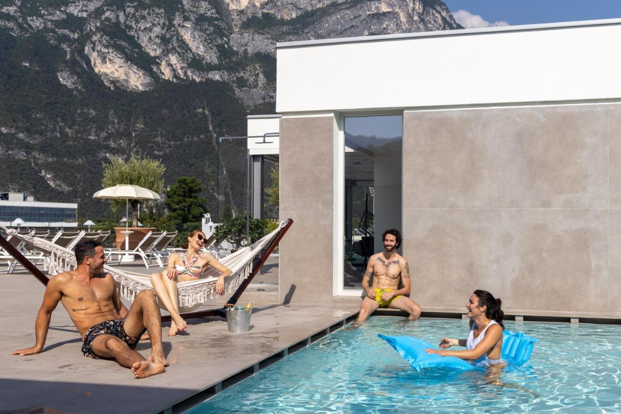 Aris Apartments & Sky Pool - Tonelli Hotels - Adult Friendly Riva del Garda Esterno foto