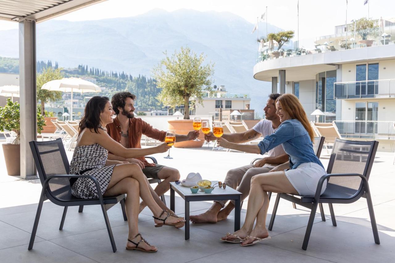 Aris Apartments & Sky Pool - Tonelli Hotels - Adult Friendly Riva del Garda Esterno foto
