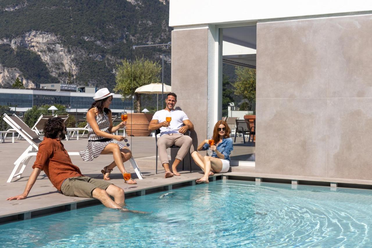 Aris Apartments & Sky Pool - Tonelli Hotels - Adult Friendly Riva del Garda Esterno foto
