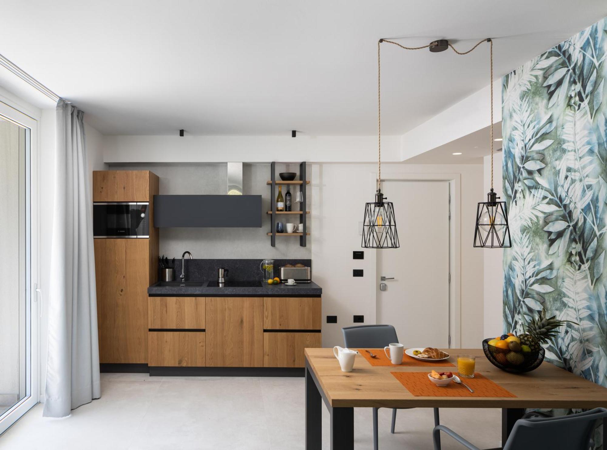Aris Apartments & Sky Pool - Tonelli Hotels - Adult Friendly Riva del Garda Camera foto